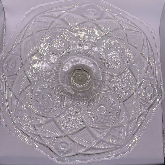 Cake Display Platter Made with Cut Glass (Perfect for Cupcakes too) - Picture 2 of 16